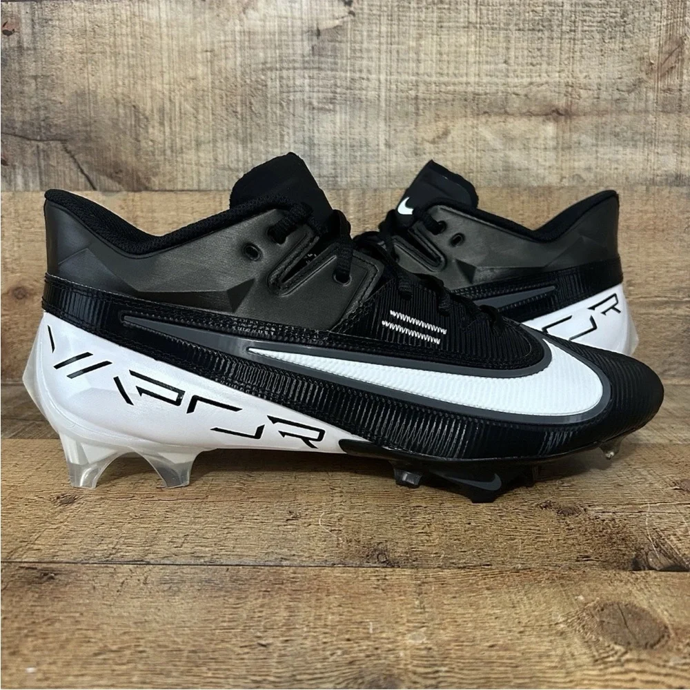 Nike Vapor Edge Elite 2 360 Cleats in Black and White Sz 8 men’s